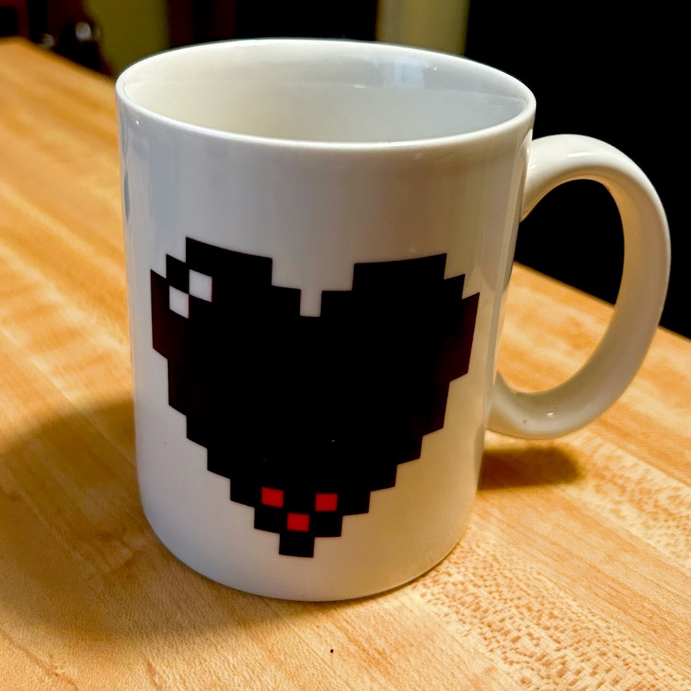 8-bit heart gamer mug - changes color when hot!